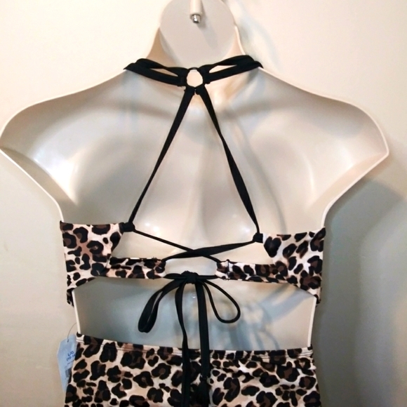 Time And Tru Sexy Keyhole Front Leopard Print One Piece Swimsuit - Picture 8 of 15